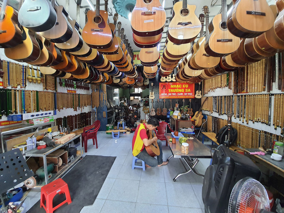 cửa hàng guitar tphcm