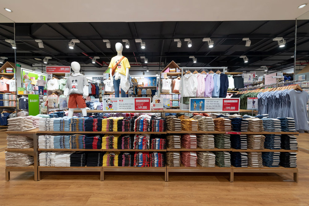 UNIQLO to temporarily close 98 stores this weekend in Tokyo metro region to  support stay at home  Blog